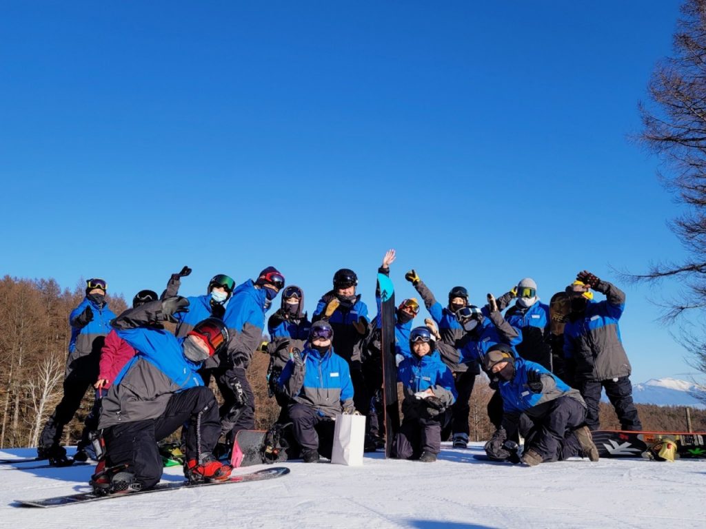 今シーズンも残すところあと3日。最終日に「スタッフと楽しく滑ろう会」を開催します。　